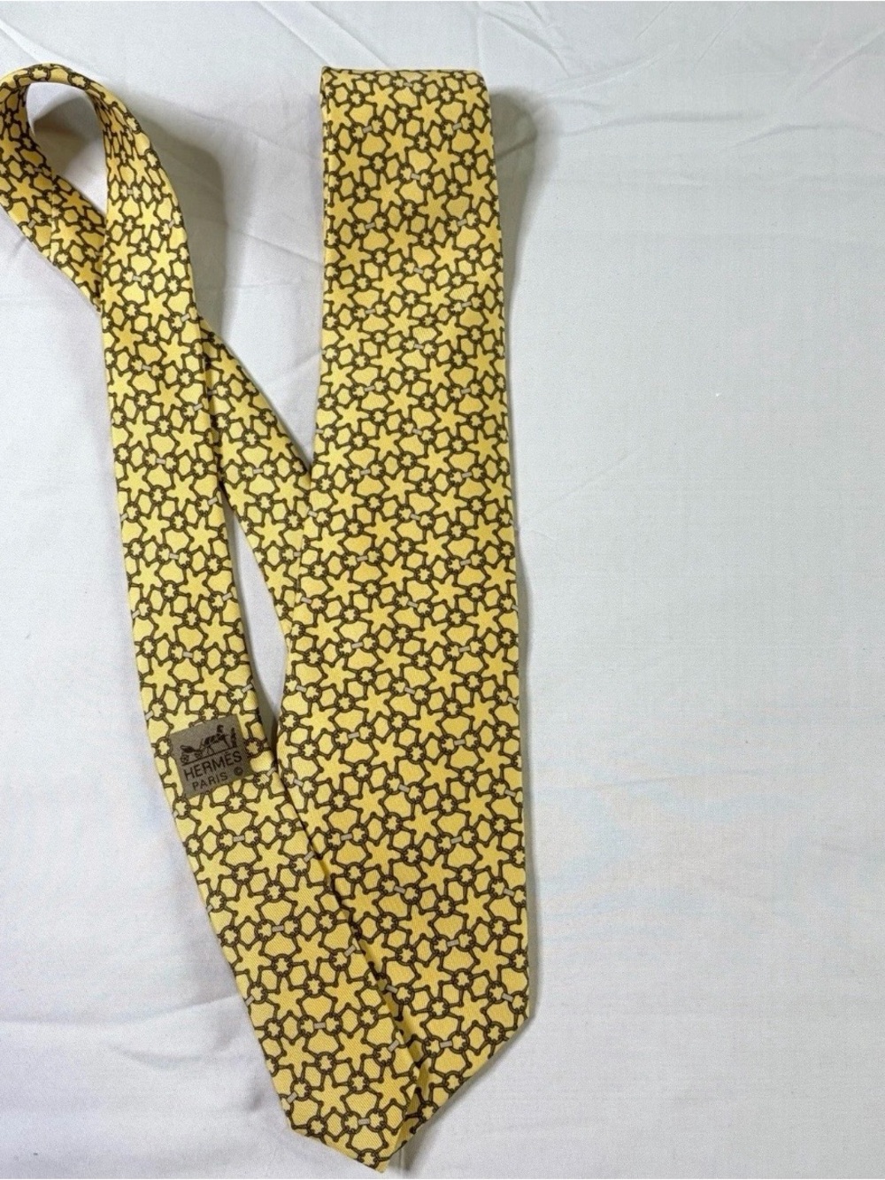 Hermes vintage 100% silk Yellow brown horse bit star Pattern Silk Tie Paris neck